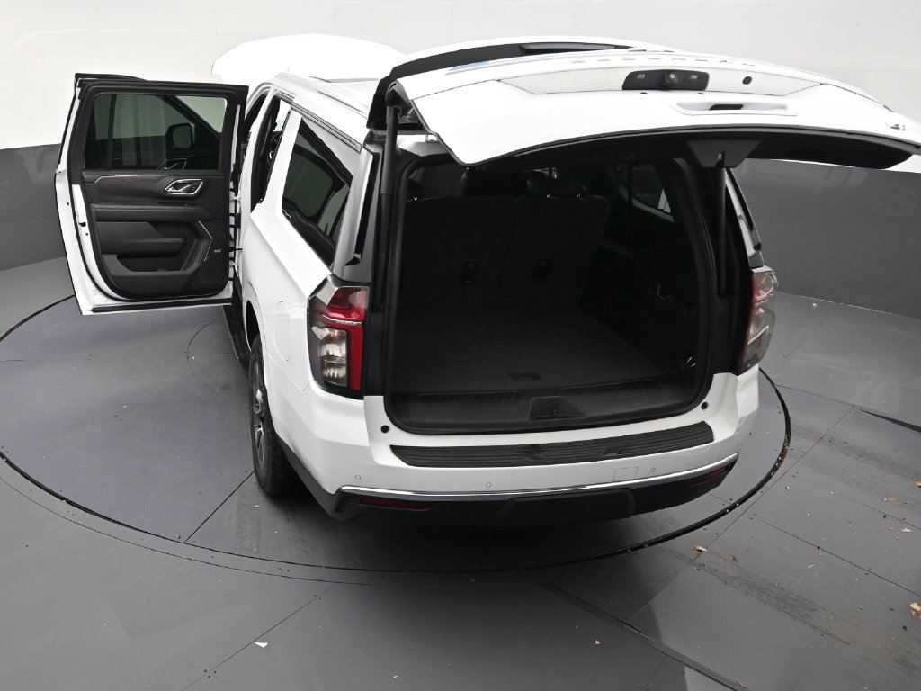 Used 2023 Chevrolet Suburban LT w/ LT Signature Package RWD image 32