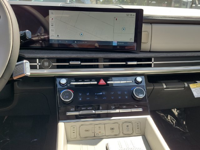 New 2025 Hyundai Santa Fe Calligraphy FWD image 13