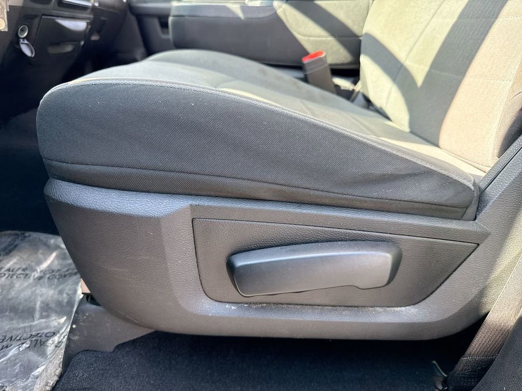 Used 2021 RAM 1500 Classic SLT image 12