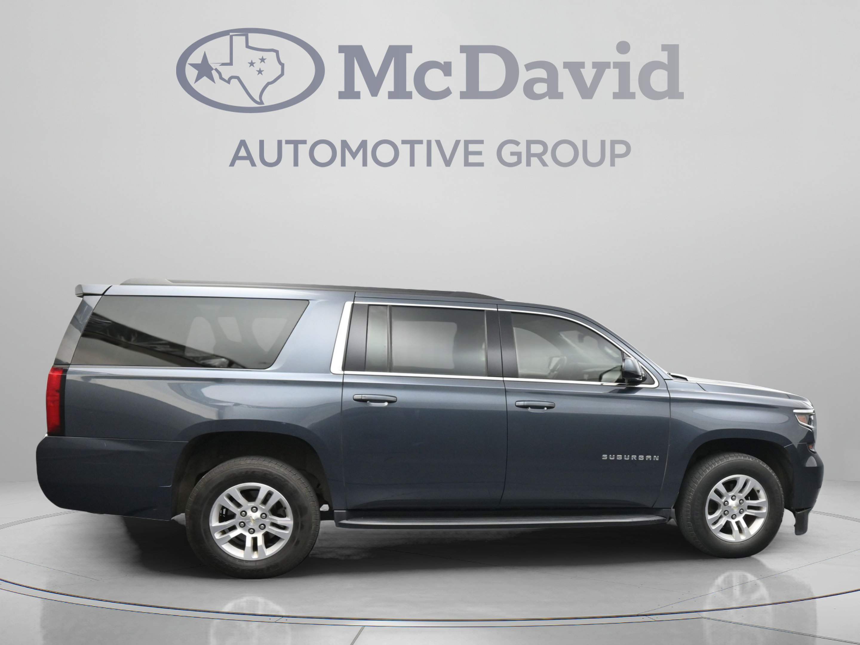 Used 2020 Chevrolet Suburban LS RWD image 9