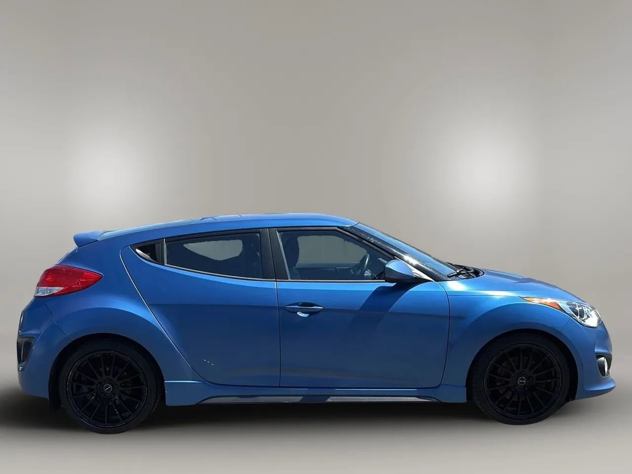 Used 2016 Hyundai Veloster Rally Edition FWD image 6