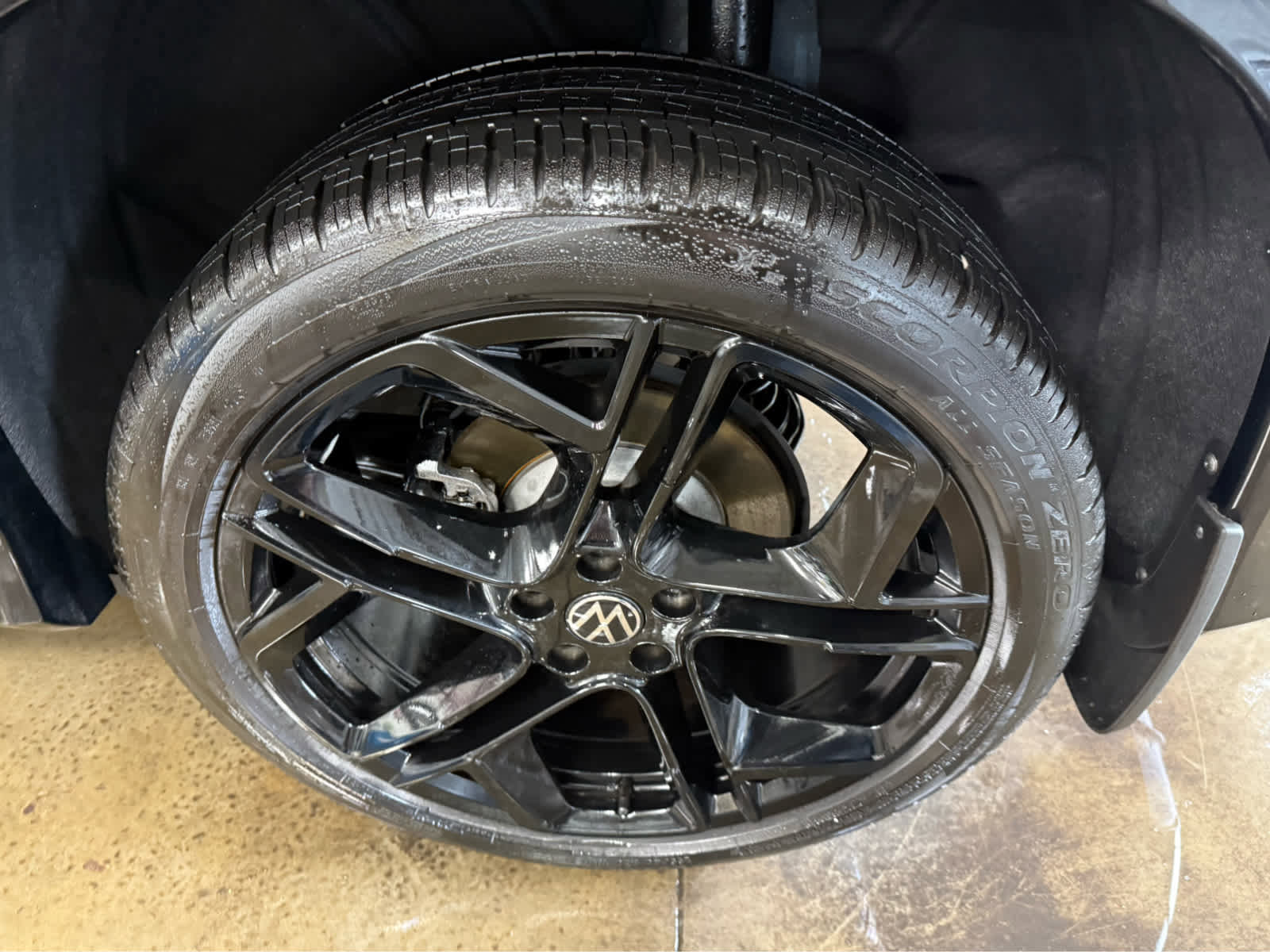 Used 2025 Volkswagen Tiguan SE R-Line AWD/4WD image 29