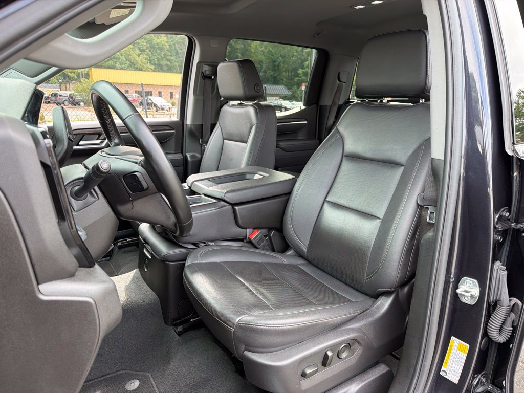 Used 2025 GMC Sierra 1500 SLT AWD/4WD image 17