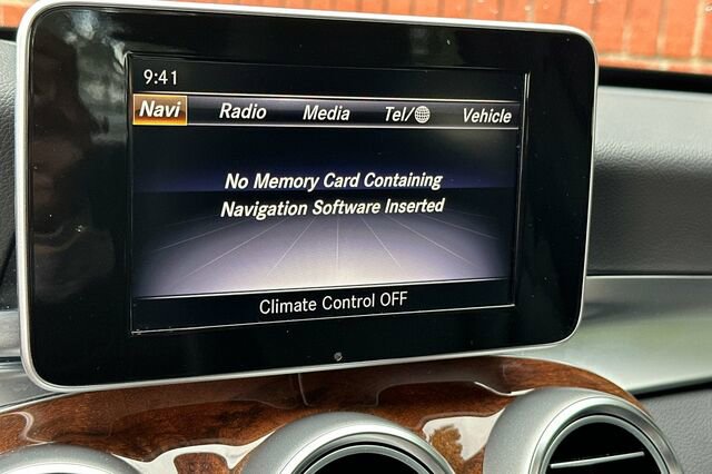 Used 2018 Mercedes-Benz C 300 4MATIC Sedan image 24