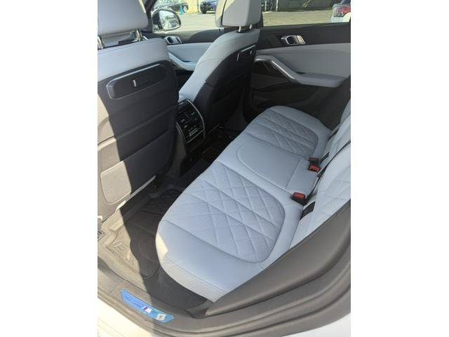 Used 2026 BMW X6 xDrive40i AWD/4WD image 7