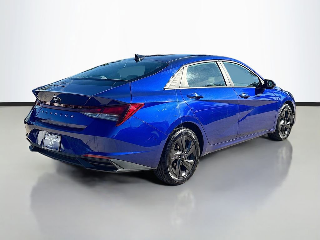 Used 2023 Hyundai Elantra SEL w/ Cargo Package image 5