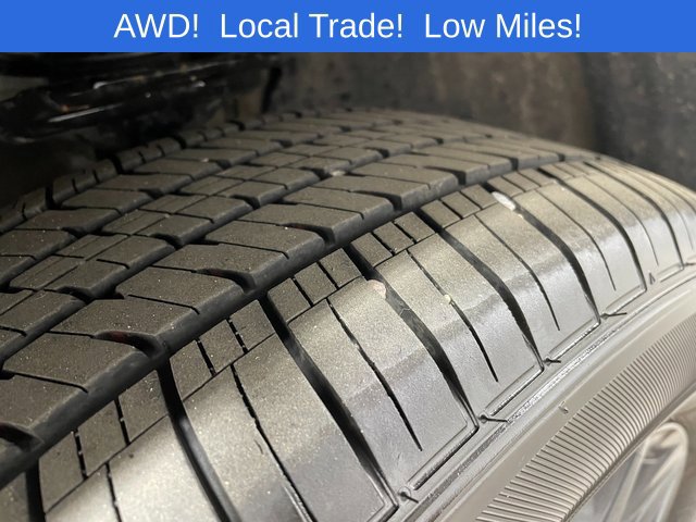Used 2024 Volkswagen Tiguan SE w/ Panoramic Sunroof Package AWD/4WD image 8