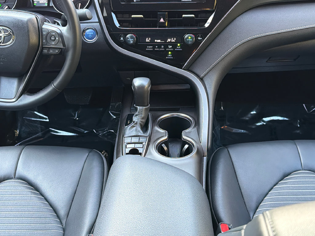 Used 2024 Toyota Camry SE w/ Convenience Package FWD image 15