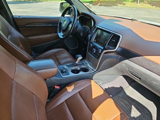 Used 2017 Jeep Grand Cherokee Summit AWD/4WD image 10