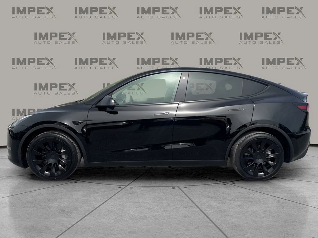 Used 2023 Tesla Model Y Long Range image 2