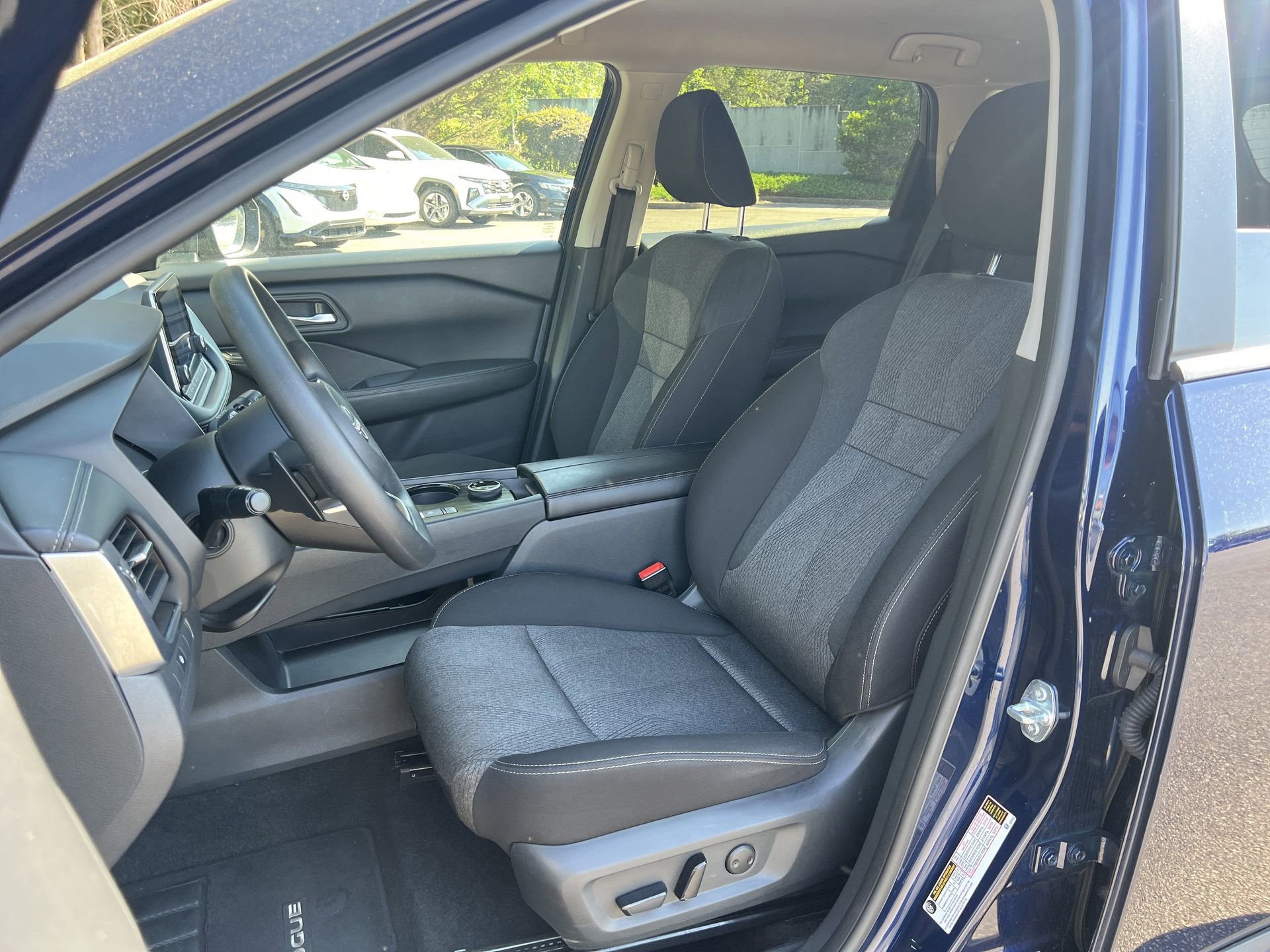 Used 2024 Nissan Rogue SV AWD/4WD image 13