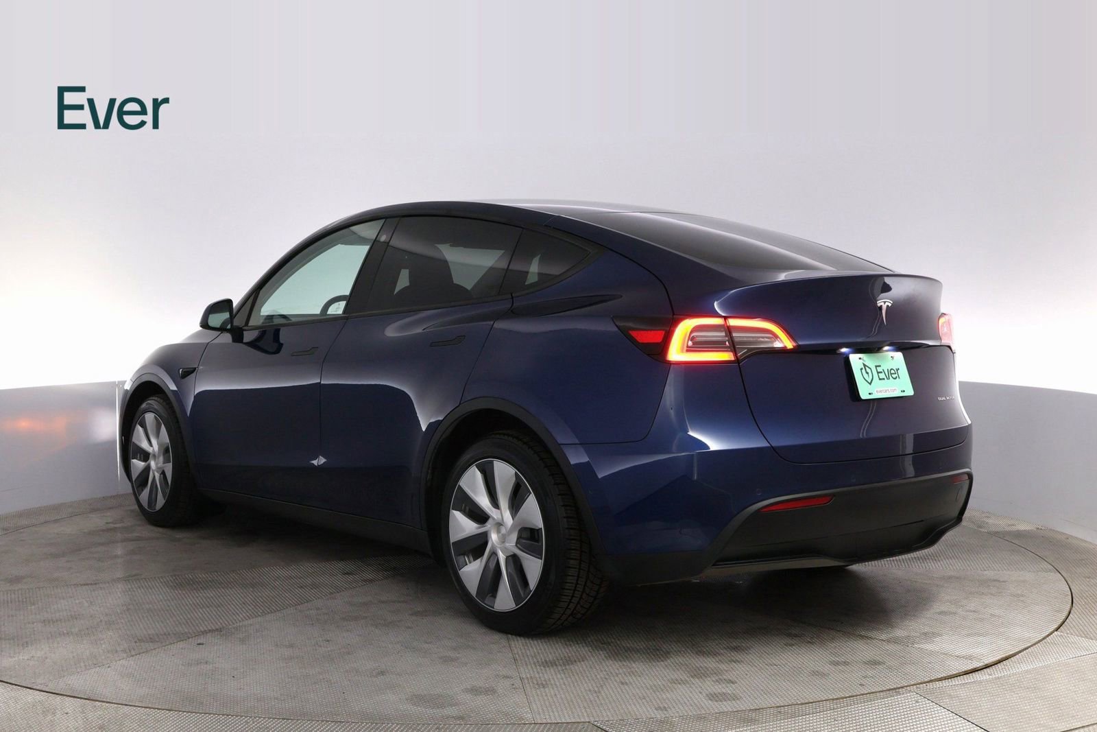 Used 2022 Tesla Model Y Long Range image 14