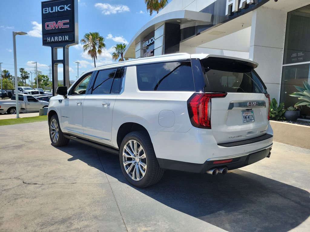 Used 2021 GMC Yukon XL Denali w/ Denali Premium Package image 3