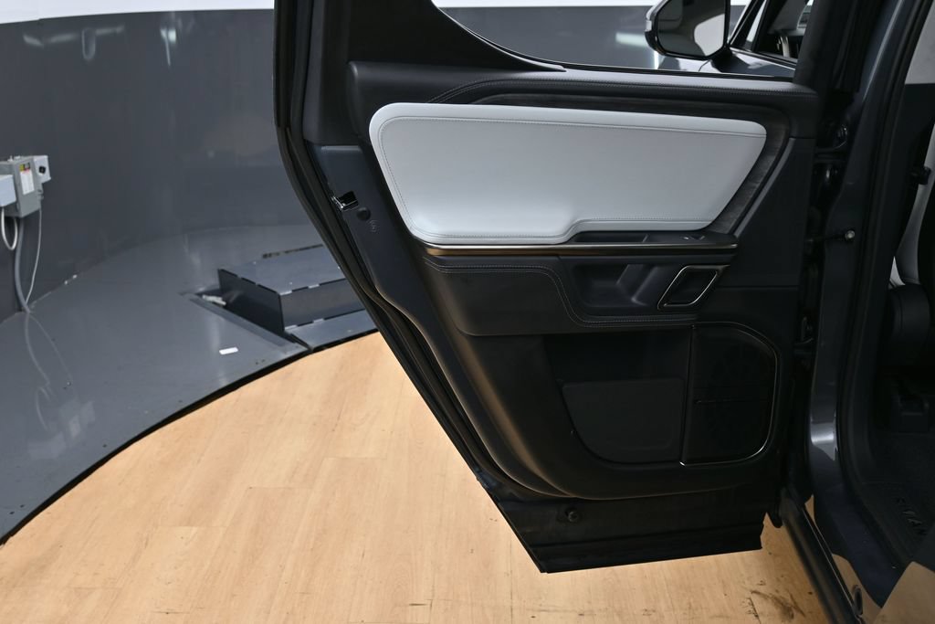 Used 2022 Rivian R1T Adventure AWD/4WD image 37