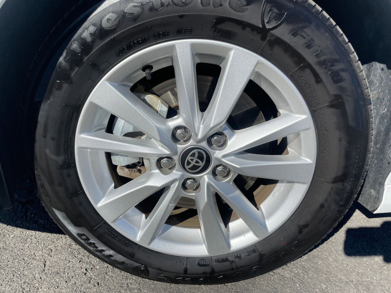 Used 2025 Toyota Camry LE image 30