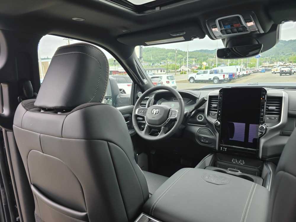New 2026 RAM 2500 Laramie AWD/4WD image 10