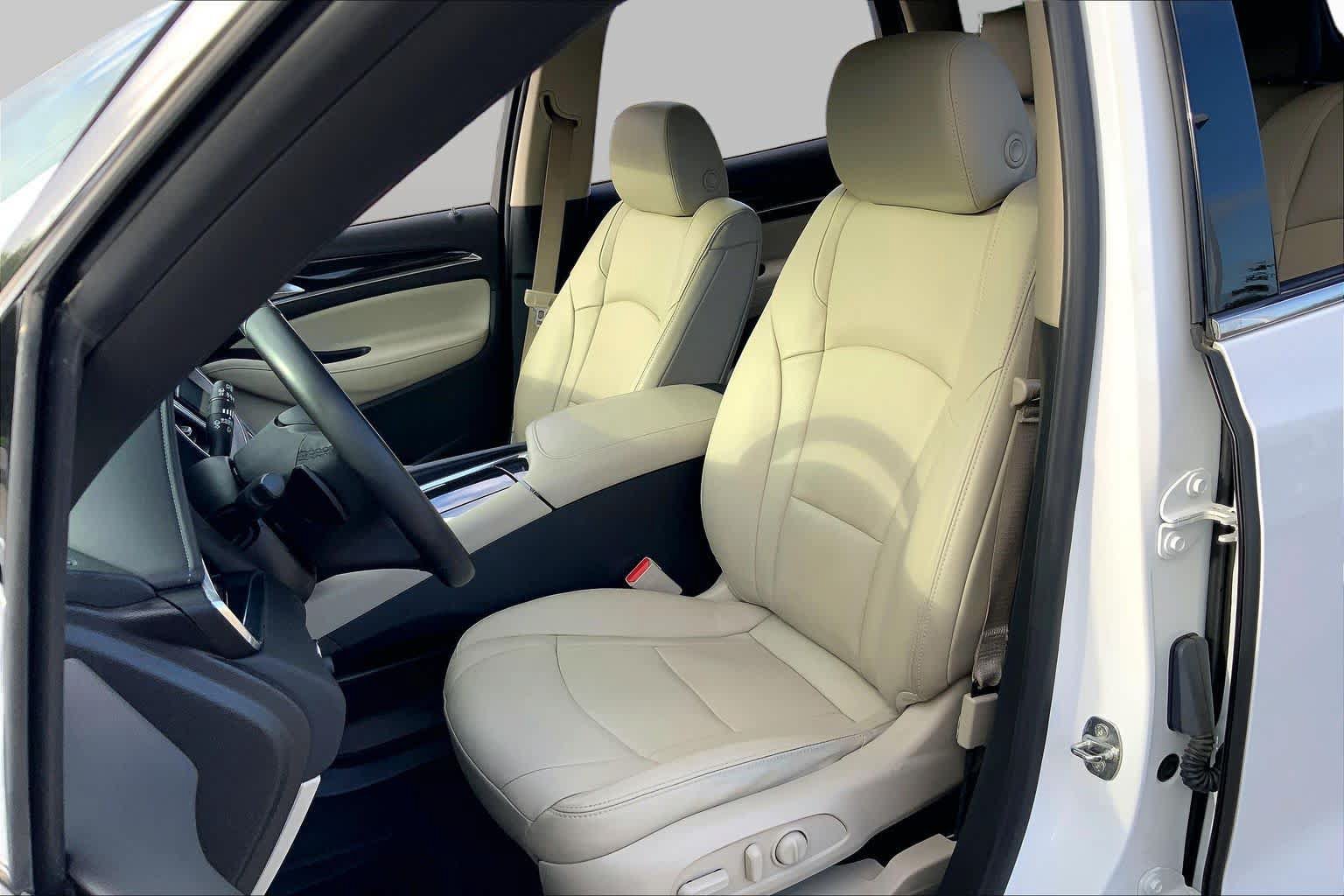 Used 2020 Buick Enclave Essence FWD image 8