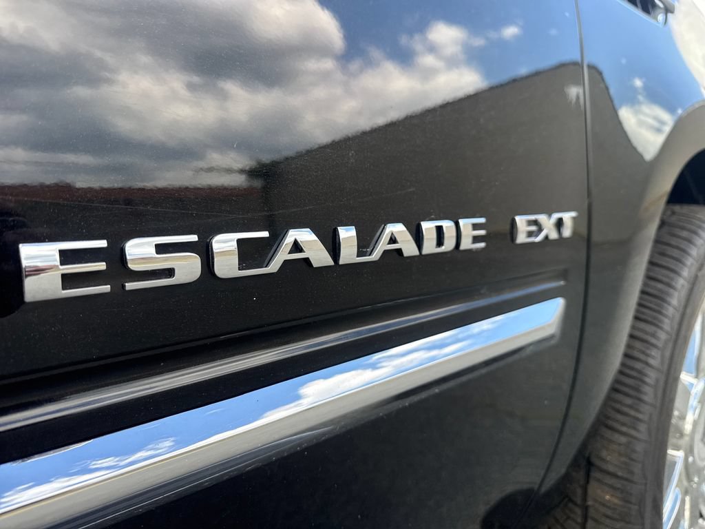 Used 2011 Cadillac Escalade EXT Luxury AWD/4WD image 47