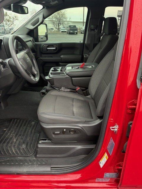 Used 2025 Chevrolet Silverado 2500 Custom w/ Custom Value Package image 11