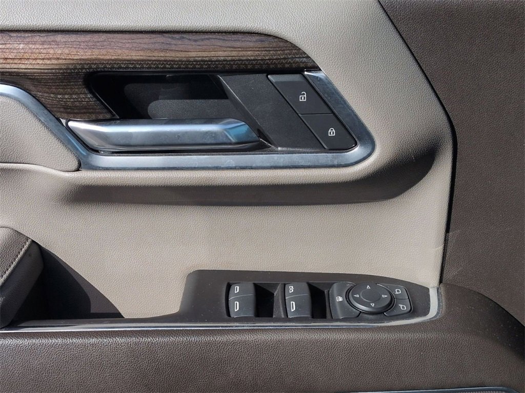 Used 2025 Chevrolet Silverado 1500 LT image 15