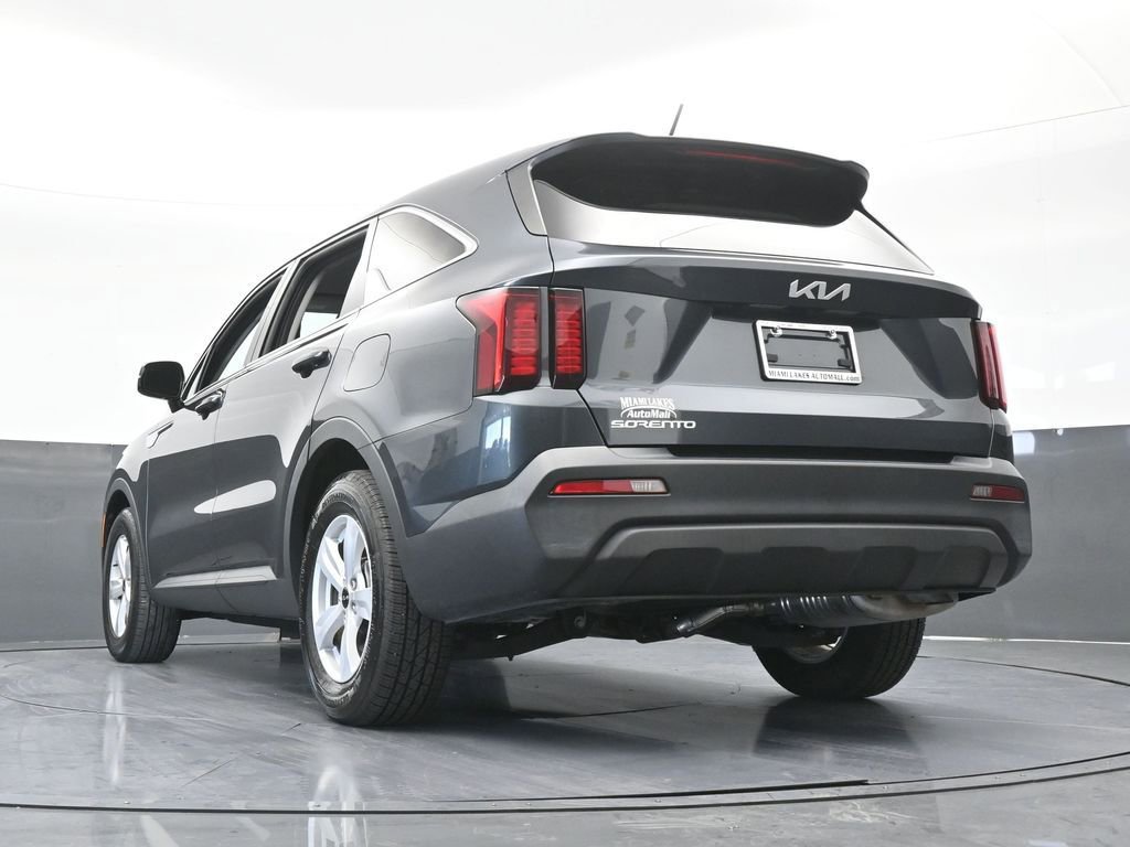 Used 2023 Kia Sorento LX FWD image 57