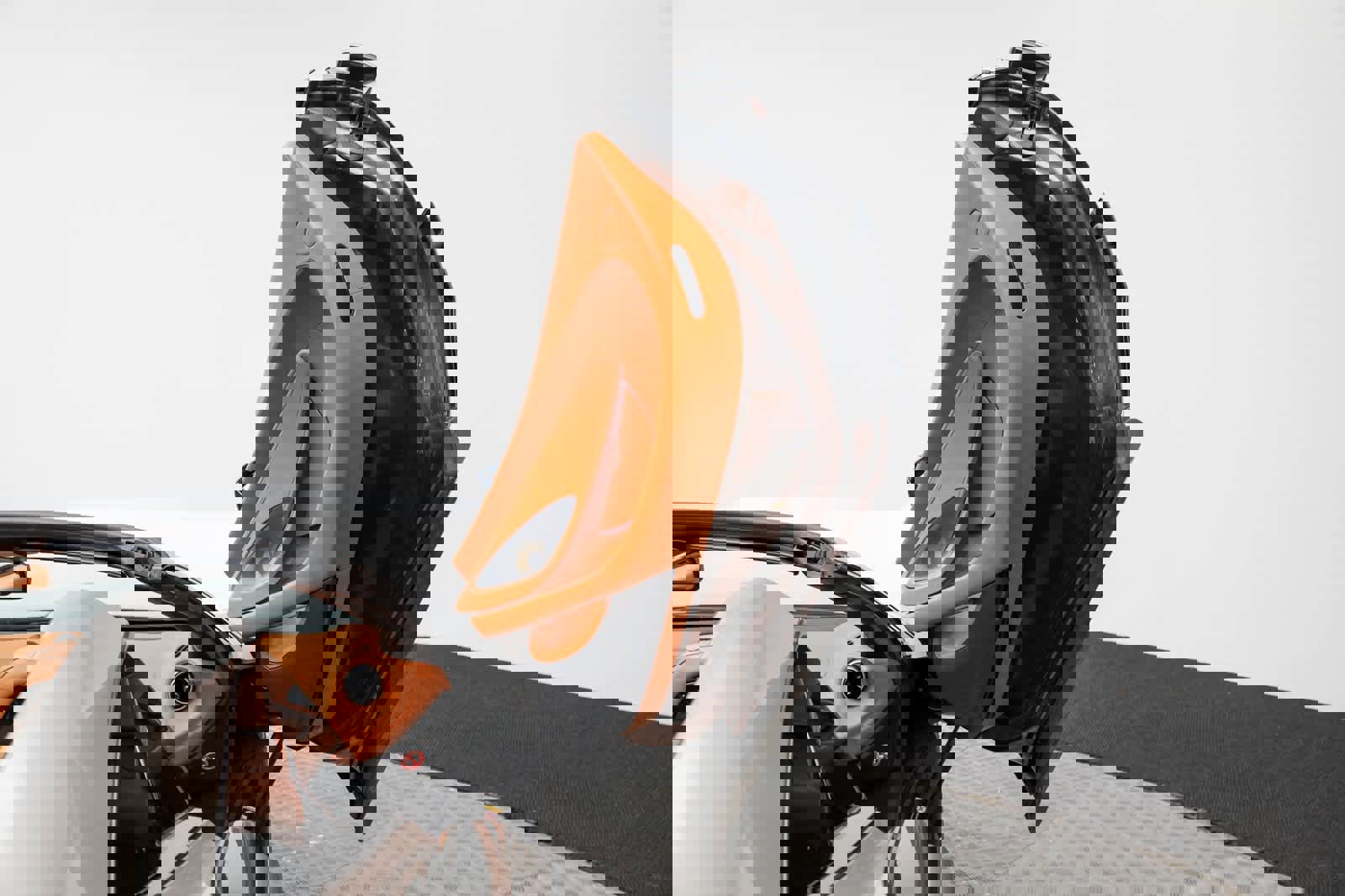 Used 2018 McLaren 570S Spider image 36