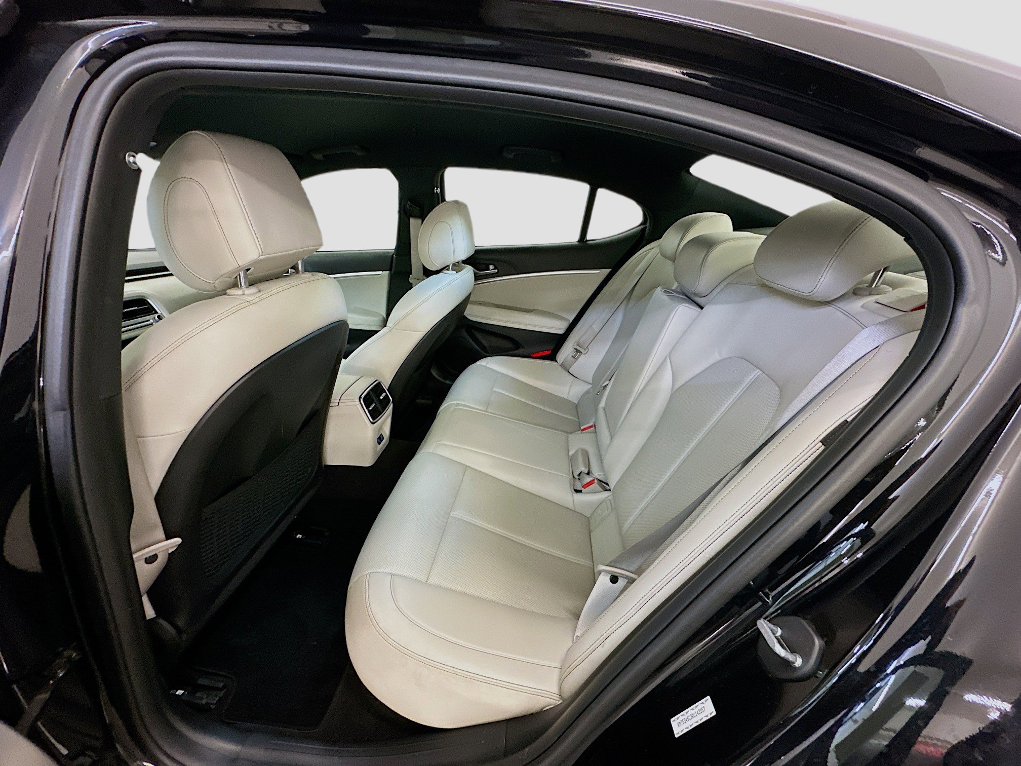 Used 2024 Genesis G70 2.5T image 29