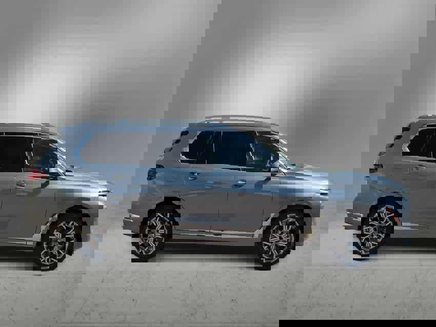 New 2026 BMW X7 xDrive40i w/ Executive Package image 9