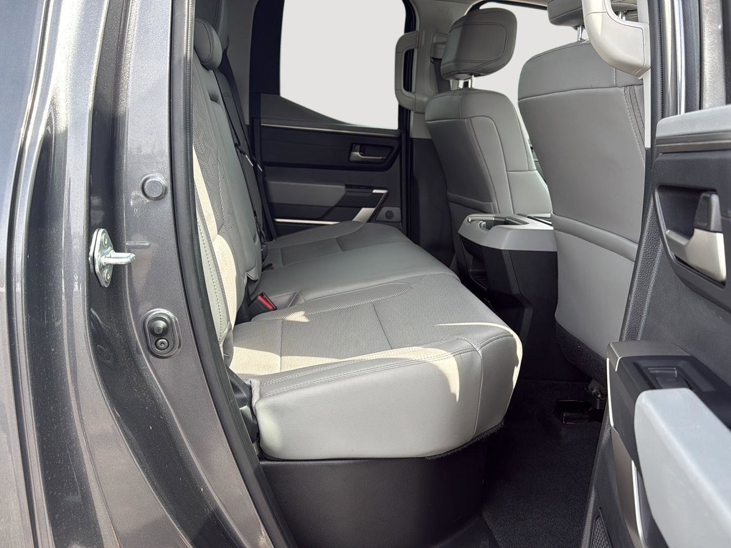 Used 2022 Toyota Tundra Limited AWD/4WD image 11