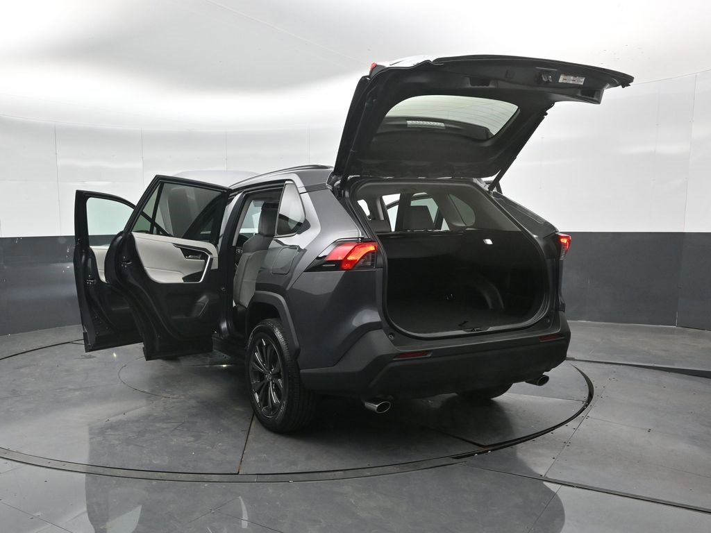 Used 2023 Toyota RAV4 XLE Premium image 60