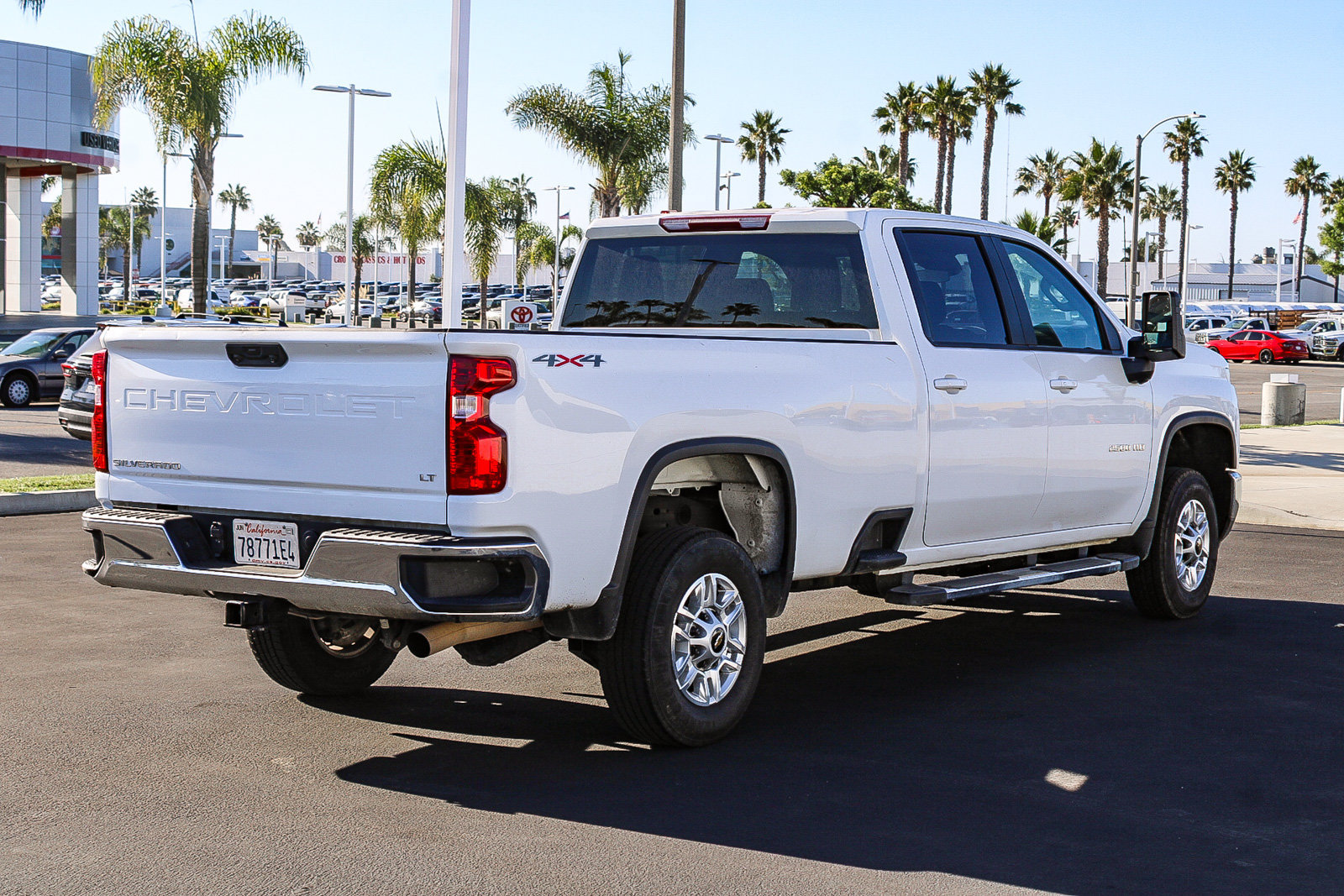 Used 2025 Chevrolet Silverado 2500 LT w/ Convenience Package AWD/4WD image 4