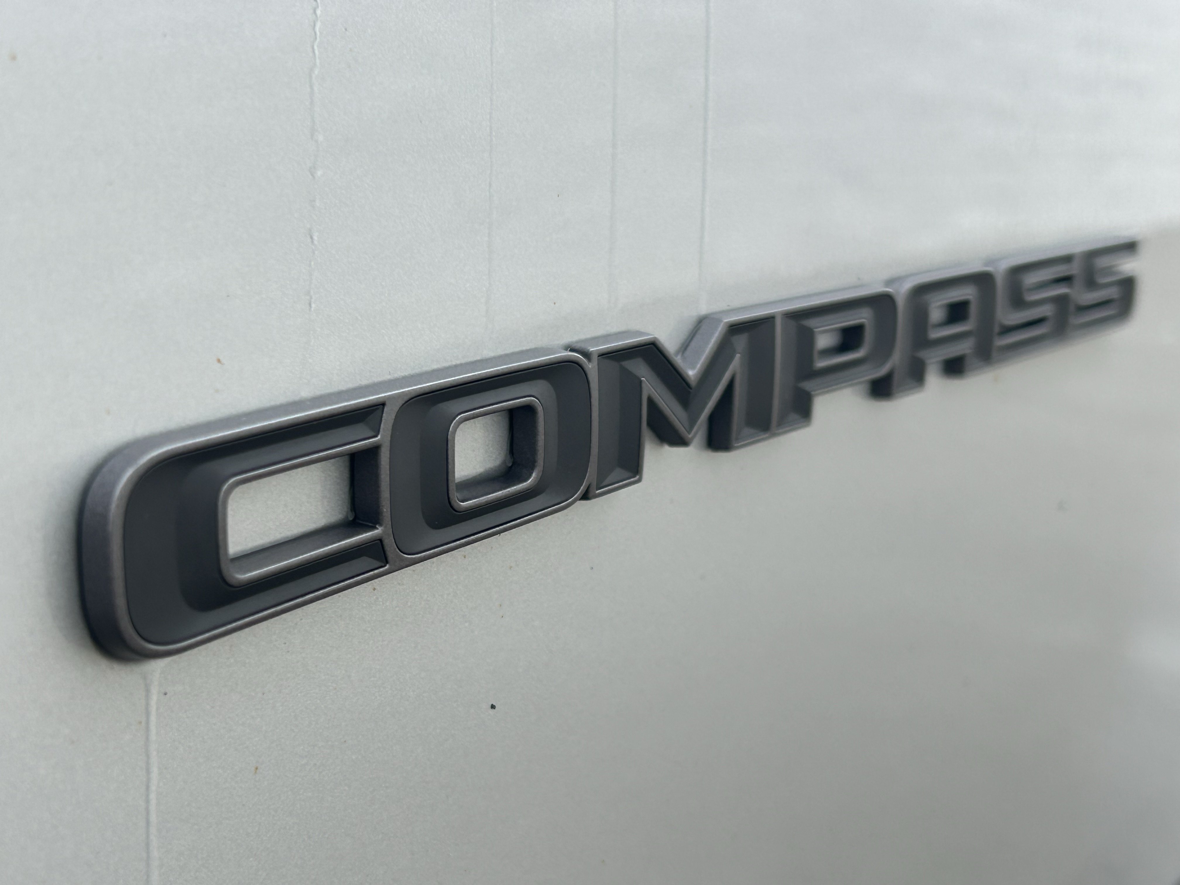 Used 2025 Jeep Compass Trailhawk AWD/4WD image 8