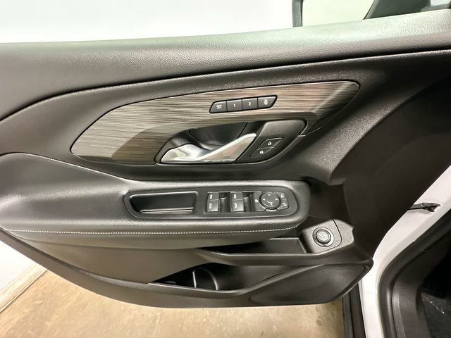 Used 2024 GMC Terrain SLT w/ LPO, Floor Liner Package AWD/4WD image 17