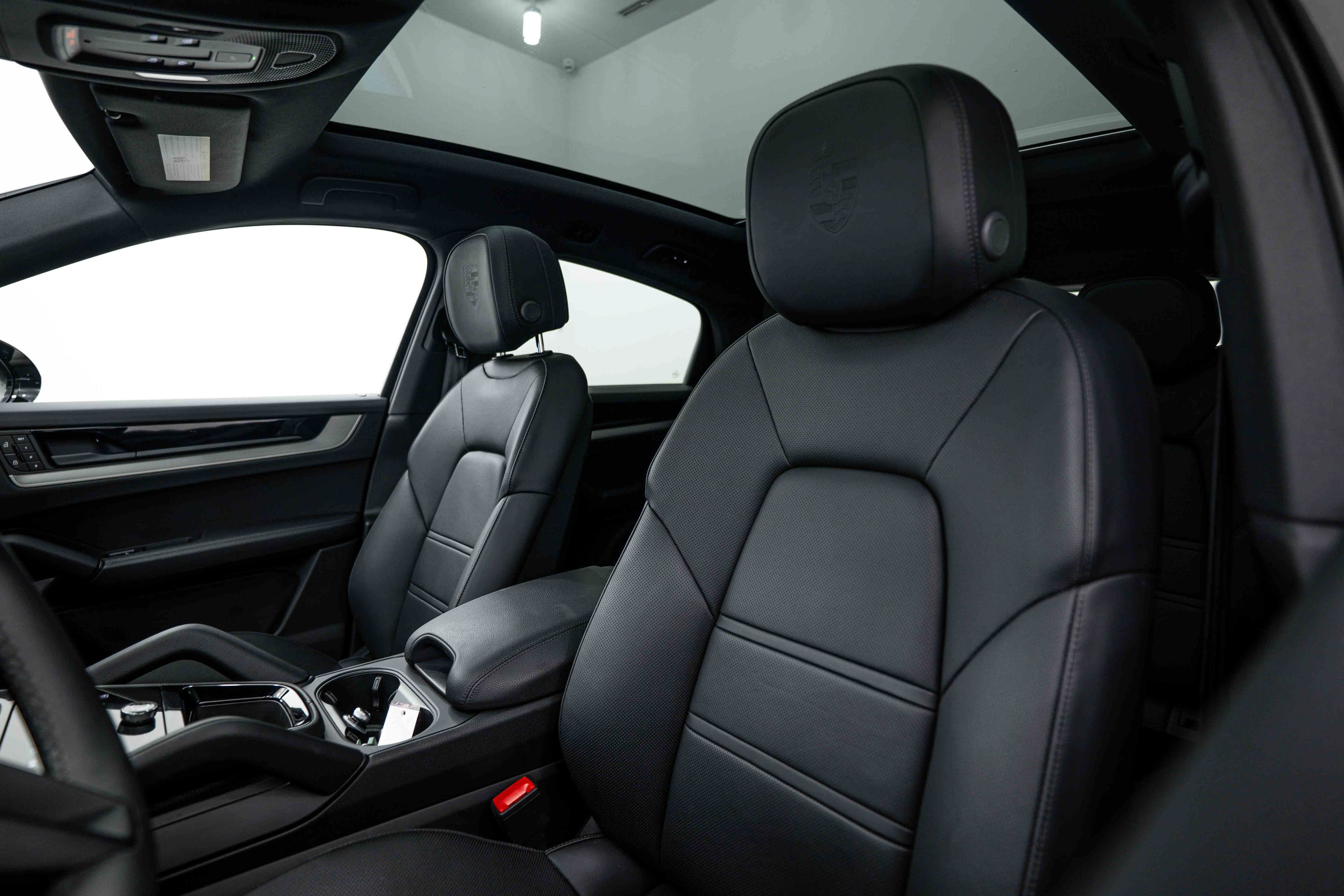 Certified 2026 Porsche Cayenne Coupe AWD/4WD image 18