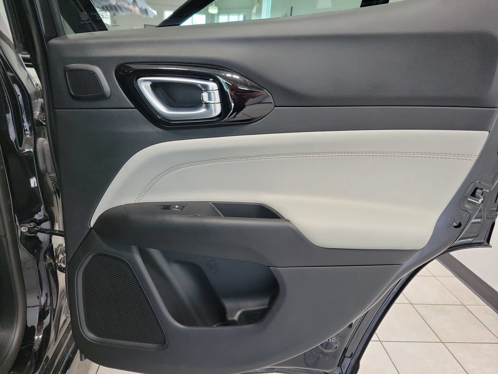 Certified 2024 Jeep Compass Limited w/ Elite Group AWD/4WD image 19