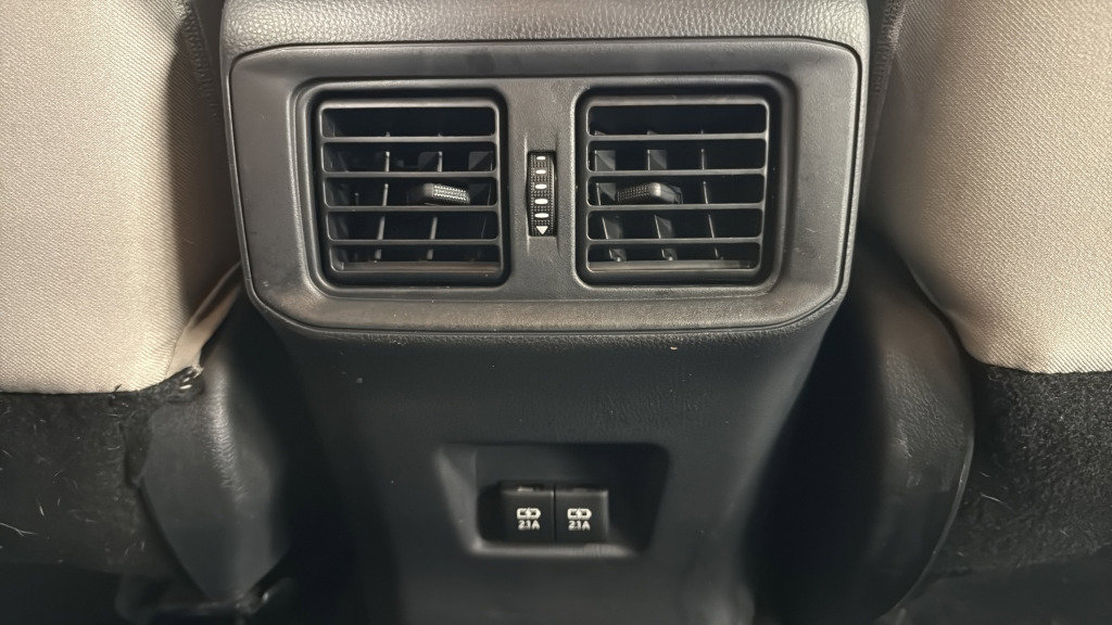 Used 2019 Toyota RAV4 XLE FWD image 35