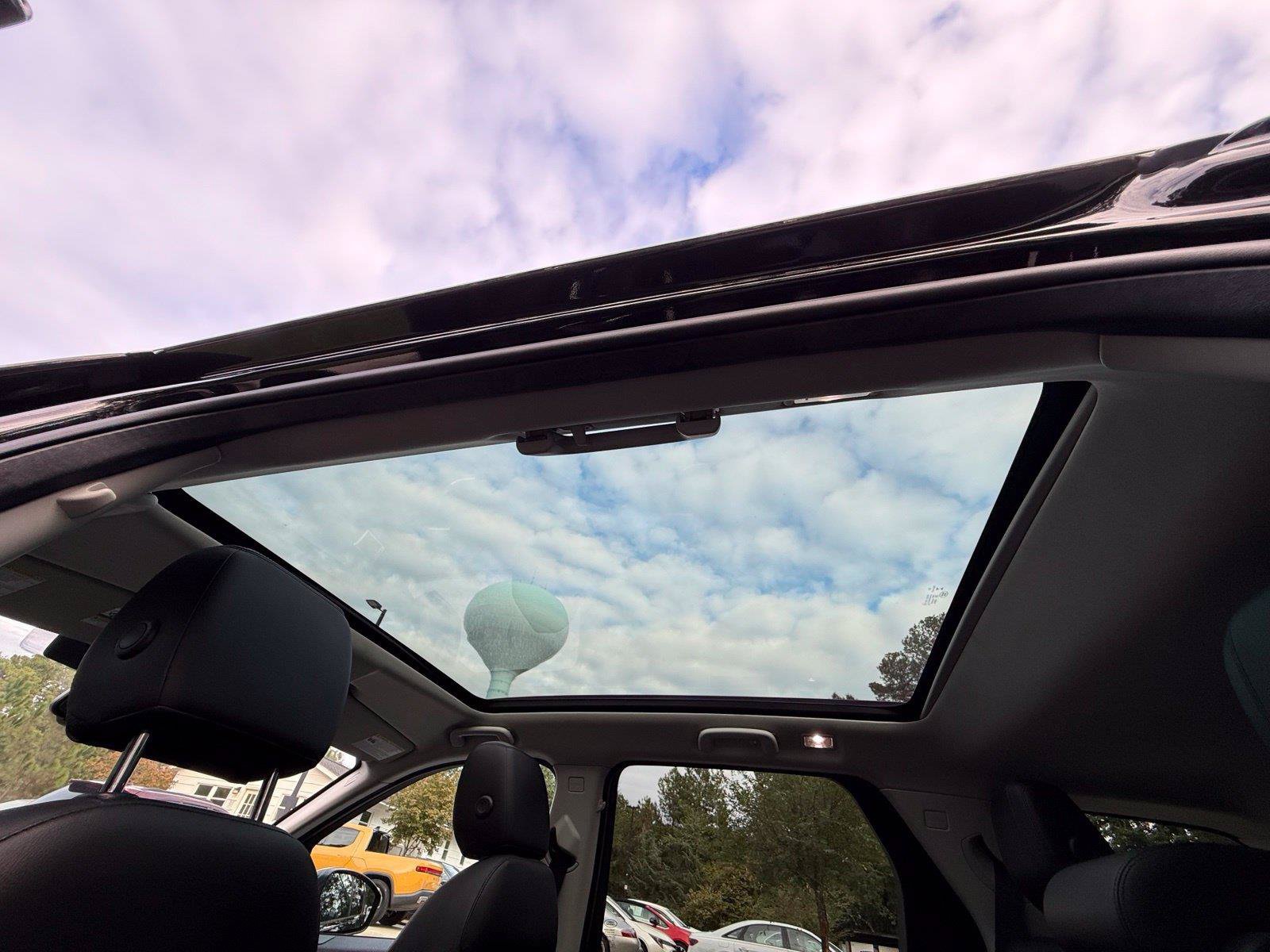 Used 2017 Land Rover Discovery Sport HSE AWD/4WD image 35