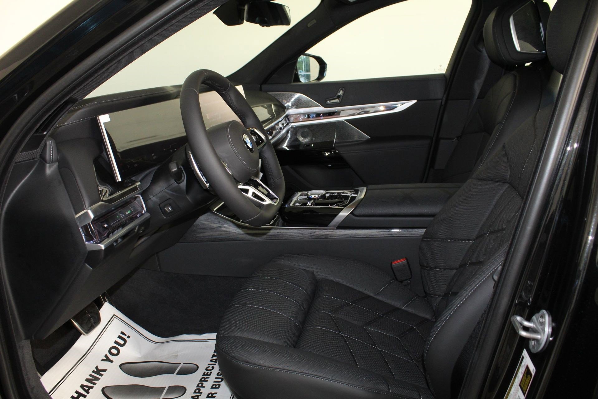 New 2026 BMW 760i xDrive w/ Executive Package image 28