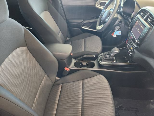 Used 2025 Kia Soul LX w/ LX Technology Package FWD image 19