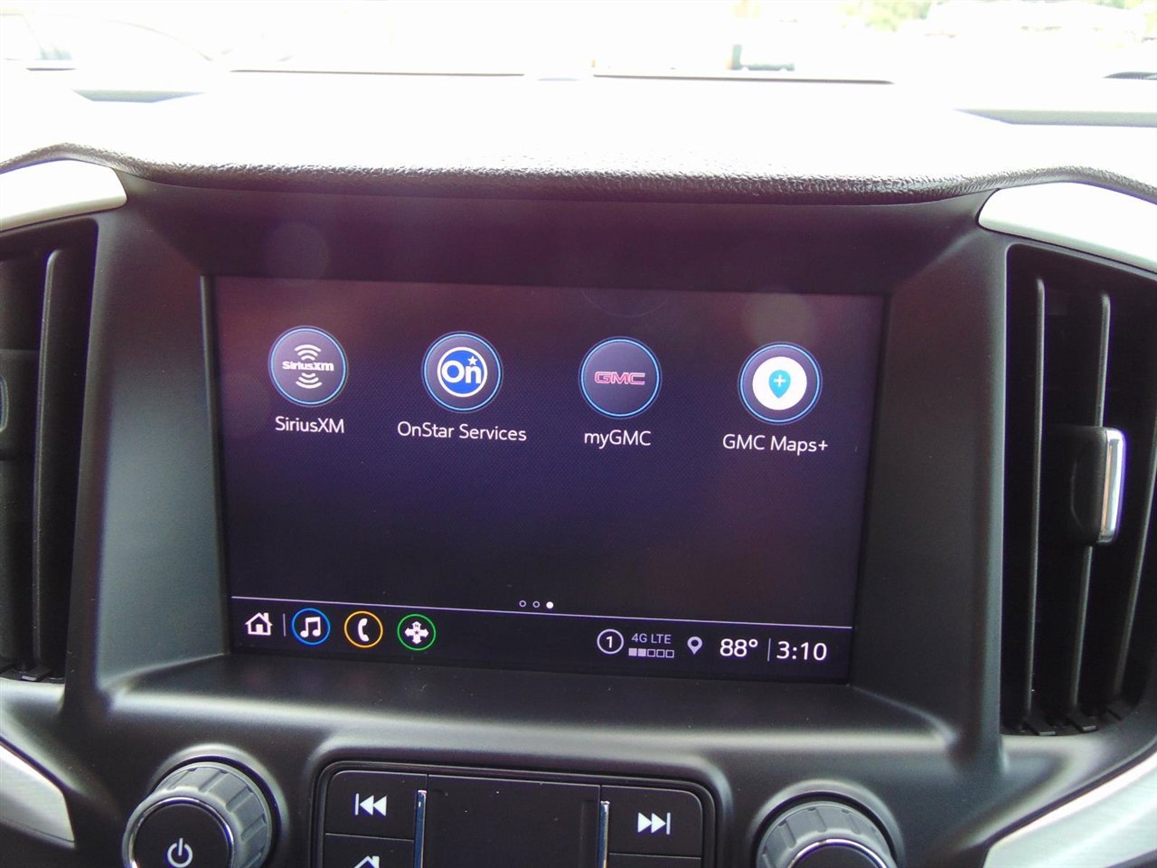 Used 2023 GMC Terrain SLT image 30