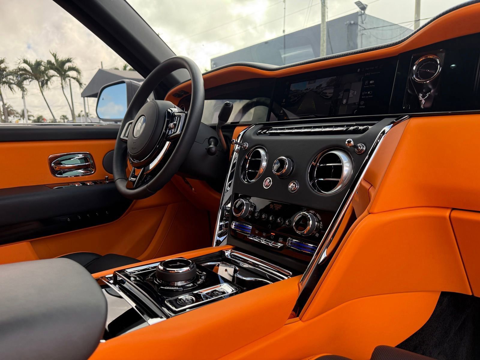 Used 2025 Rolls-Royce Cullinan image 39