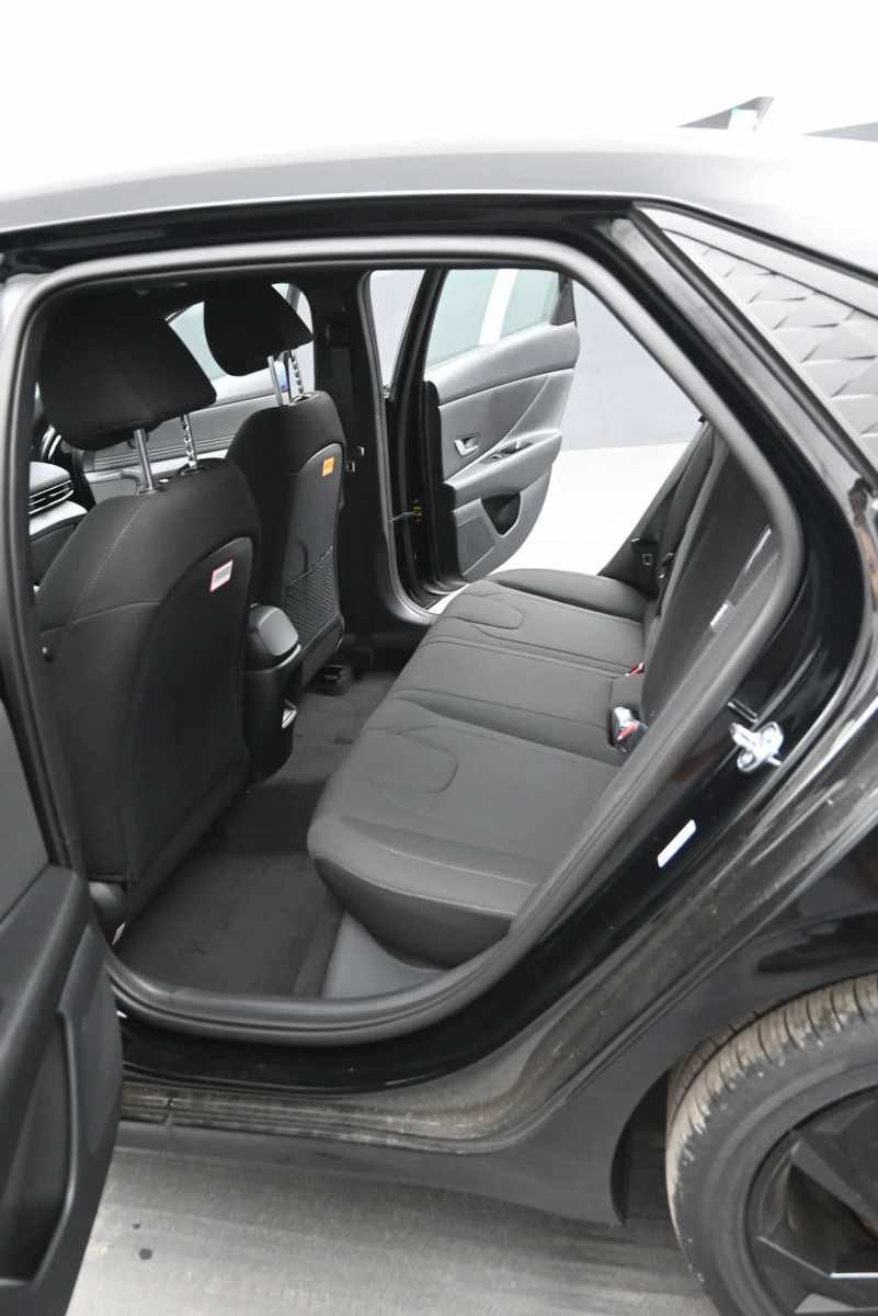 New 2026 Hyundai Elantra SEL Sport FWD image 15