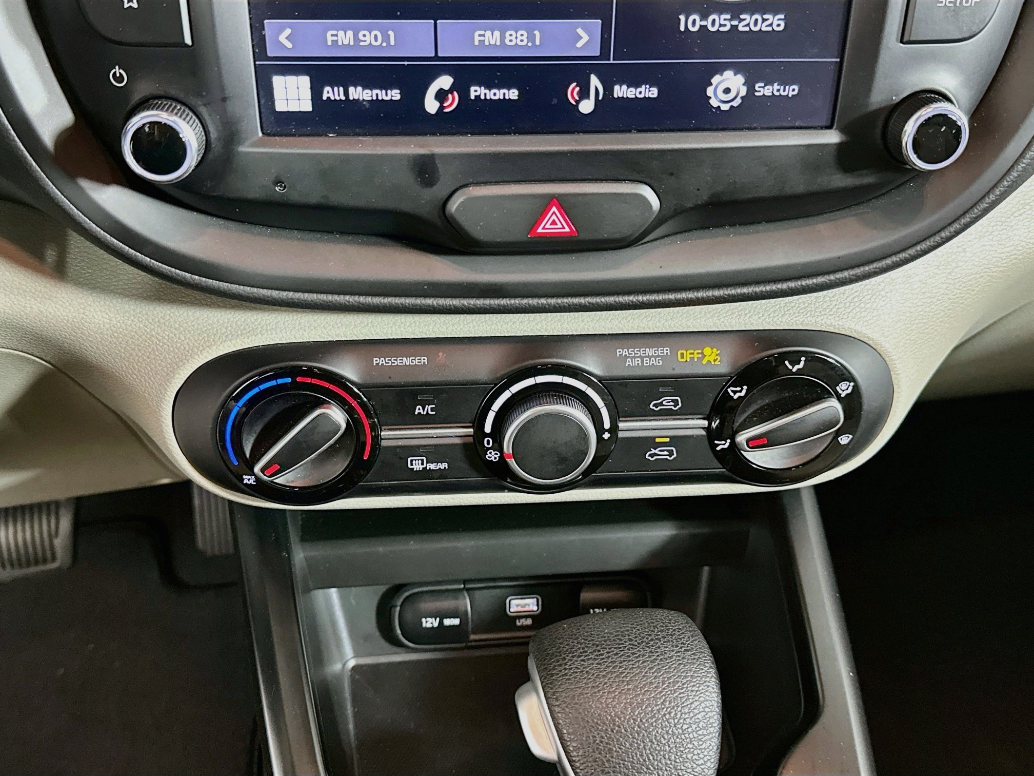 Used 2025 Kia Soul LX w/ LX Technology Package FWD image 23