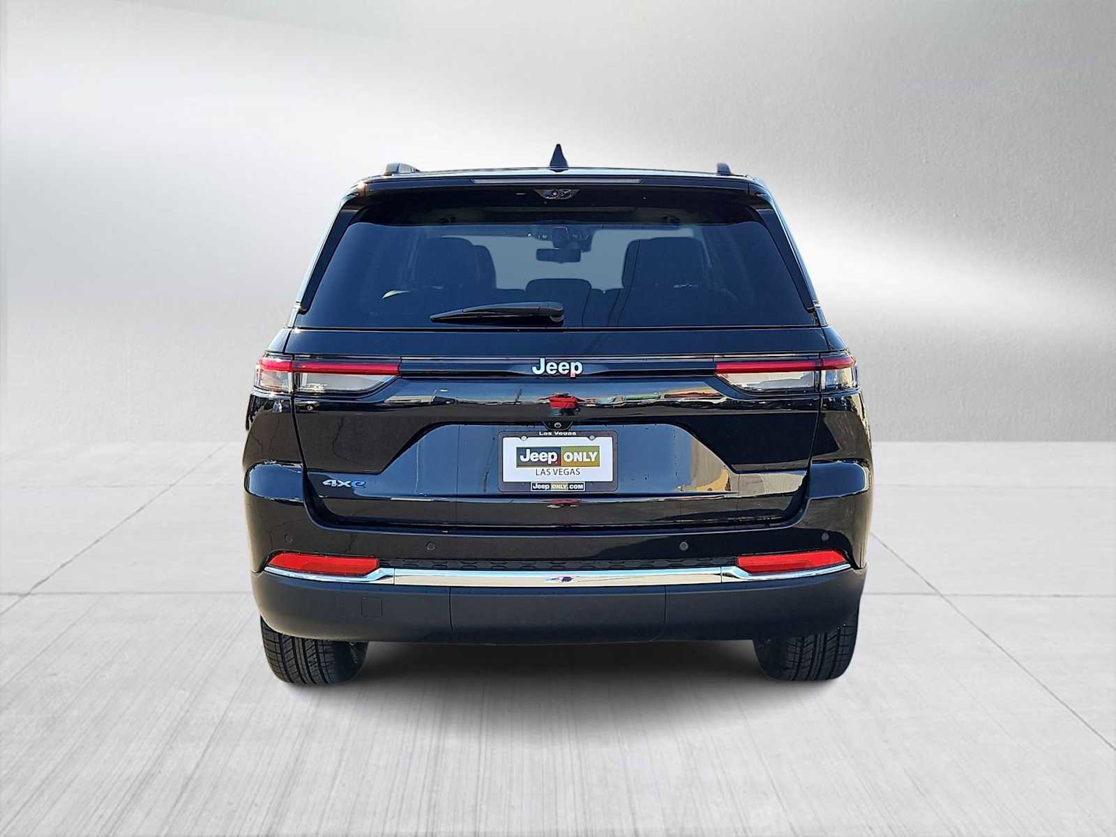 Used 2022 Jeep Grand Cherokee Limited 4xe w/ Luxury Tech Group II image 7