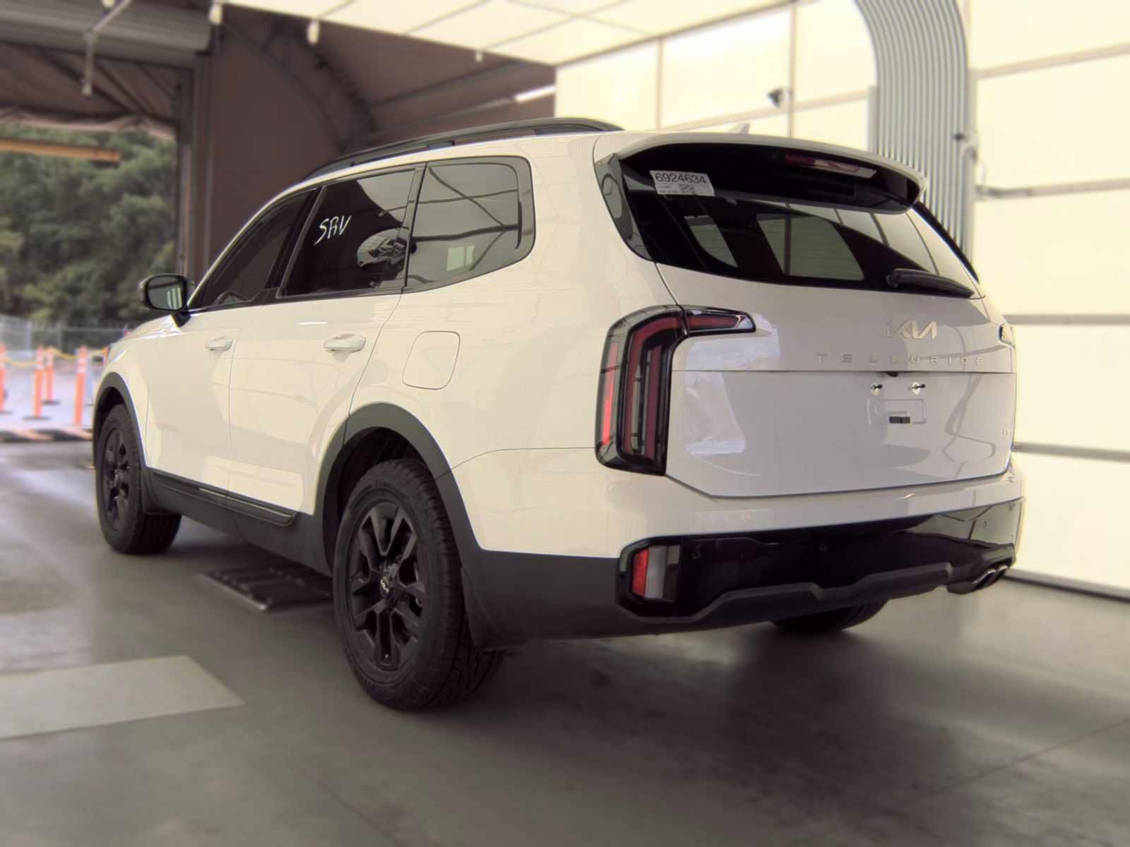 Used 2024 Kia Telluride SX Prestige X-Pro AWD/4WD image 4