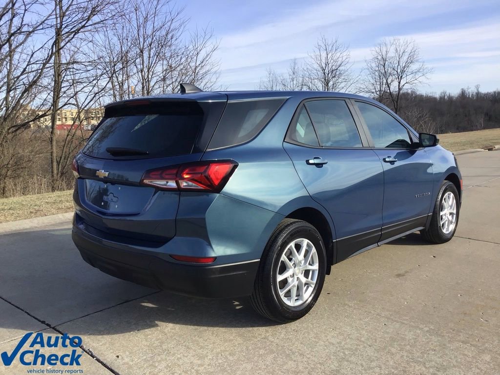 Used 2024 Chevrolet Equinox LS image 3