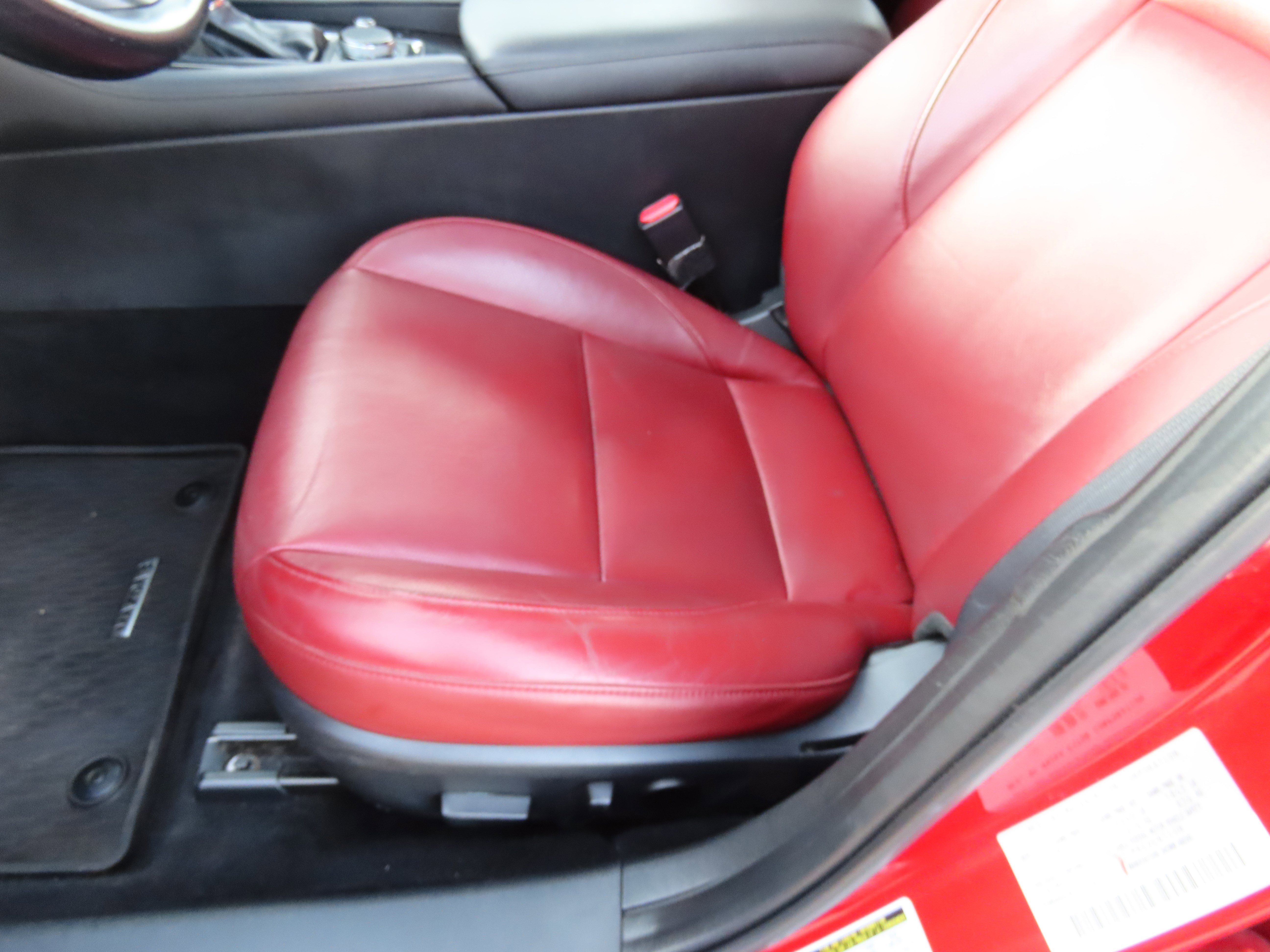 Used 2019 MAZDA MAZDA3 Hatchback w/ Premium Package image 37