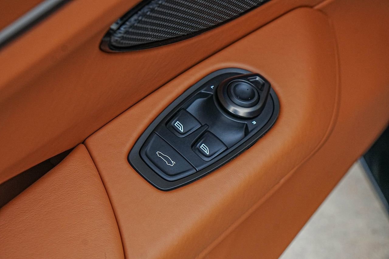 New 2026 Aston Martin V8 Vantage S image 32