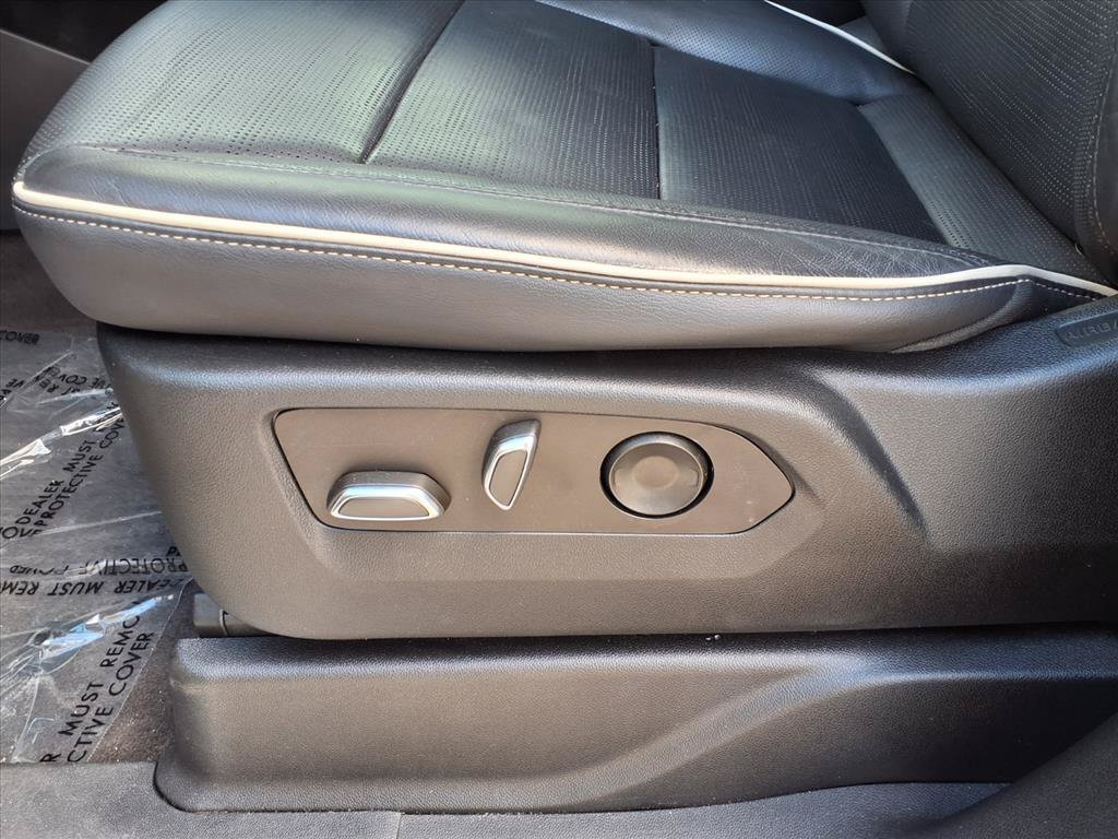 Used 2022 Cadillac Escalade Premium Luxury RWD image 22