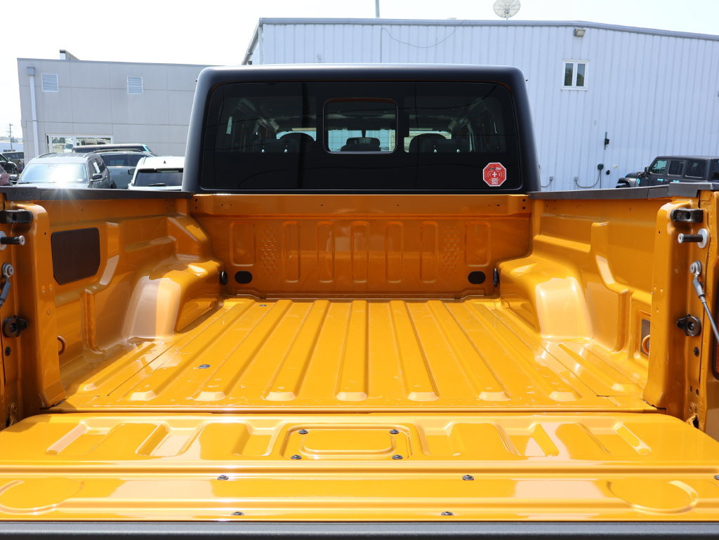 New 2026 Jeep Gladiator Sport AWD/4WD image 14